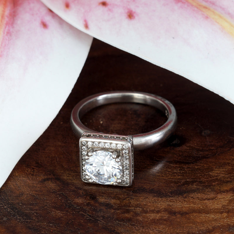 Uno 925 Sterling Silver Solitaire Ring