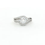 Load image into Gallery viewer, Stunning 925 Sterling Silver Solitaire Ring with Brilliant Cut Stone