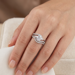 Load image into Gallery viewer, Stunning 925 Sterling Silver Solitaire Ring with Brilliant Cut Stone