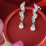 Load image into Gallery viewer, 925 Silver and Pearls Earrings

