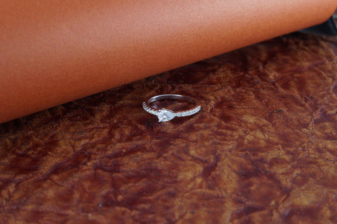 UNO Pear 925 Sterling Silver Ring