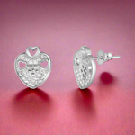 Load image into Gallery viewer, A pair of 925 sterling silver heart-shaped earrings with cubic zirconia stones, displayed against a white background.
