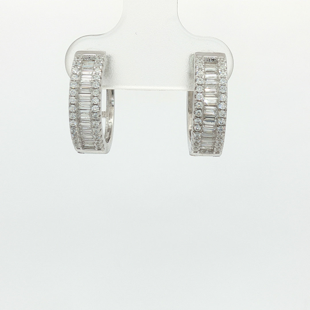 Chic 925 Silver Dangling Earrings Lightweight & Elegant