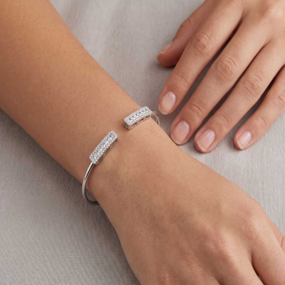 Elegant 925 Sterling Silver Openable Free-Size Bracelet for Women