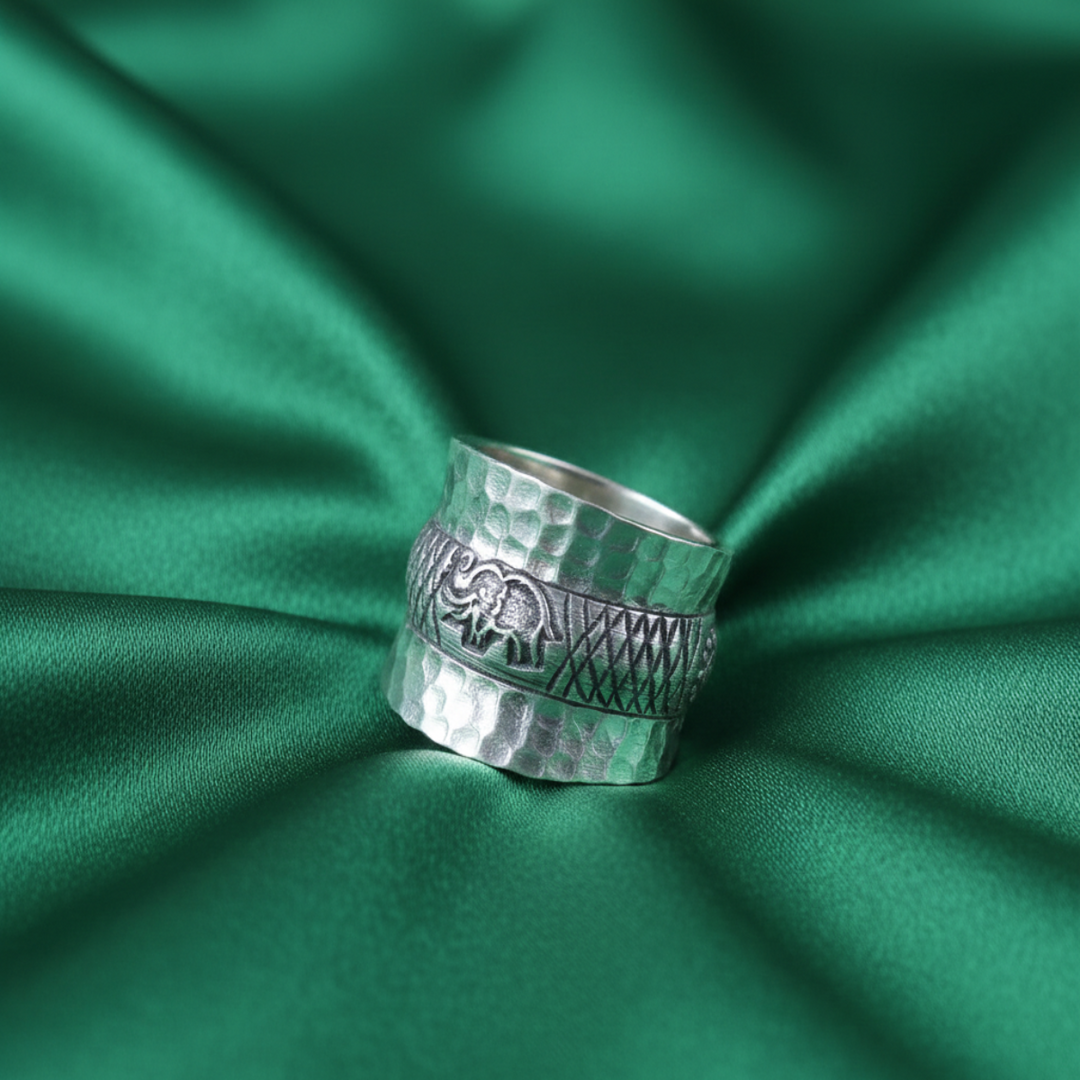 Handmade Hammered Textured with Elephant Motif 925 Sterling Silver Ring (Adjustable Ring Size)