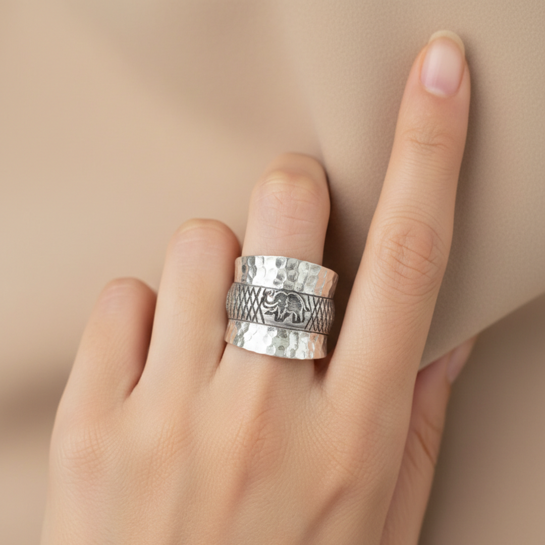 Handmade Hammered Textured with Elephant Motif 925 Sterling Silver Ring (Adjustable Ring Size)