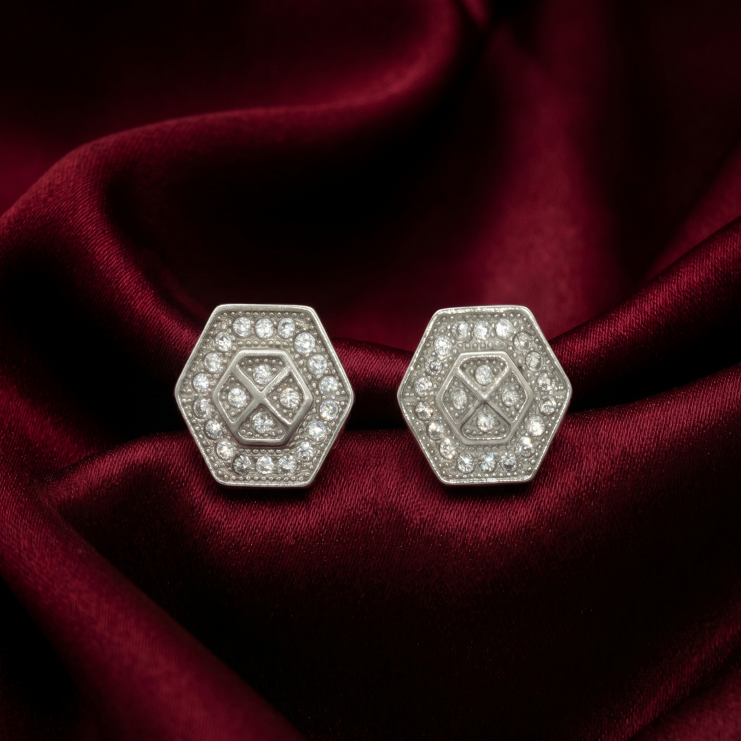 Luxury 925 Sterling Silver Sparkling Round Shape Stud Earrings