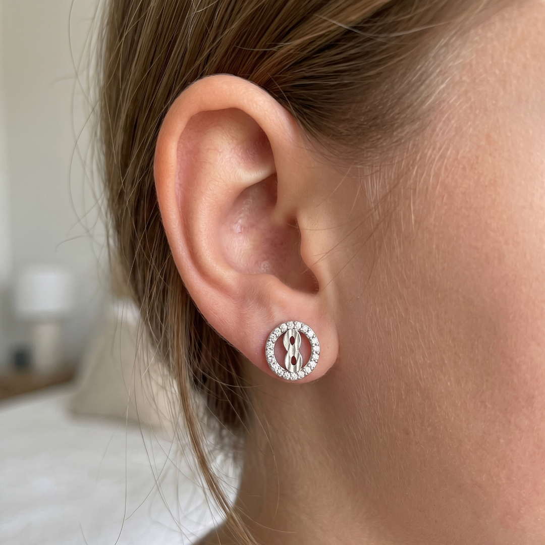 Luxury 925 Sterling Silver Sparkling Round Shape Stud Earrings