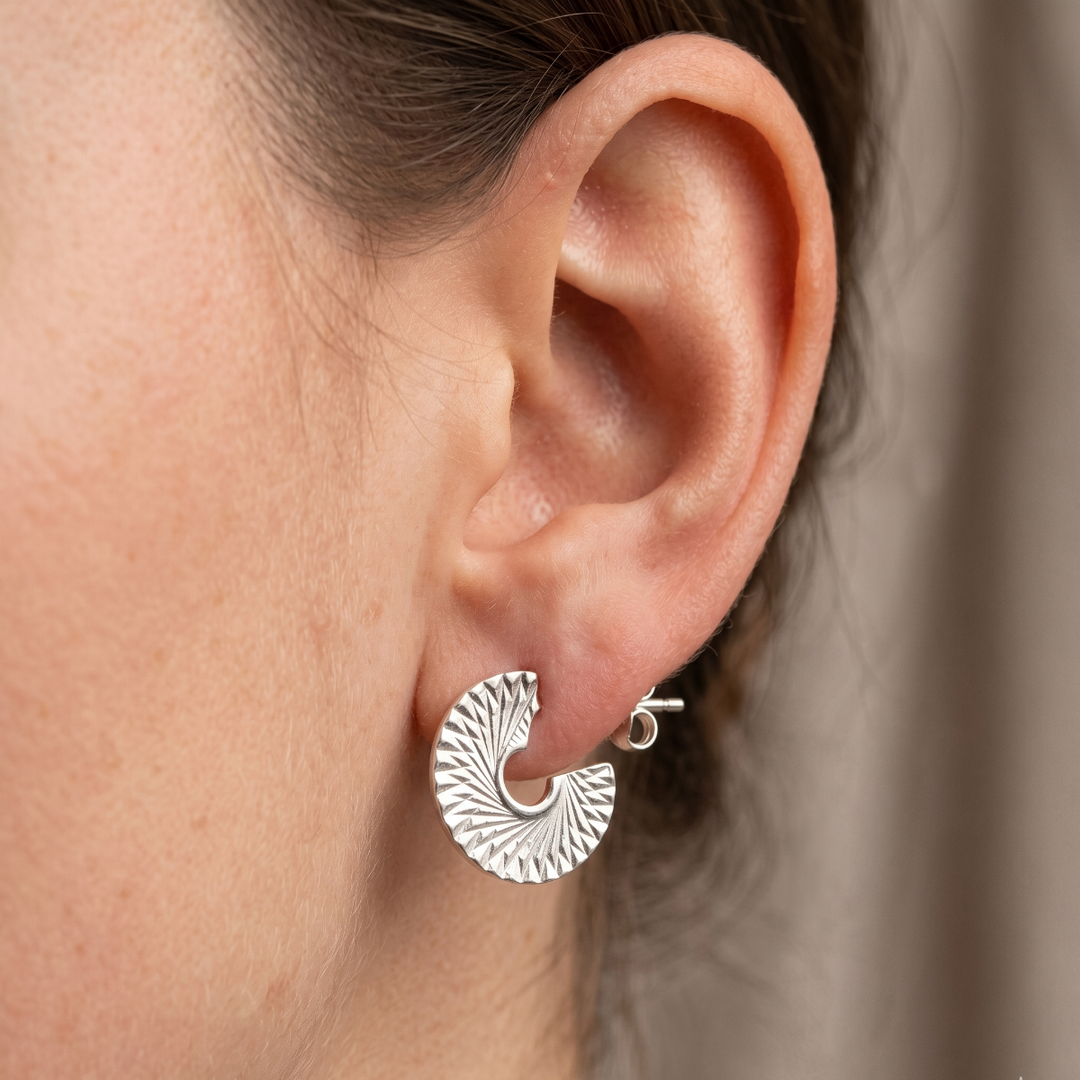 Luxury 925 Sterling Silver Sparkling Round Shape Stud Earrings