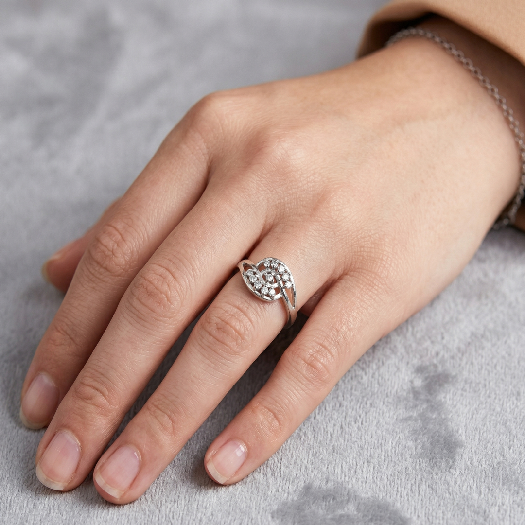 Smriti Illusion 925 Sterling Silver Ring