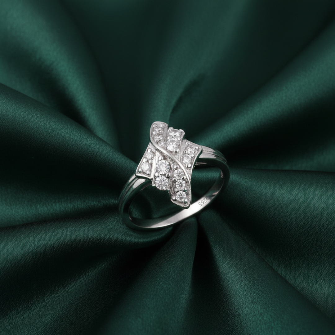 Avanthi Triyam 925 Sterling Silver Ring