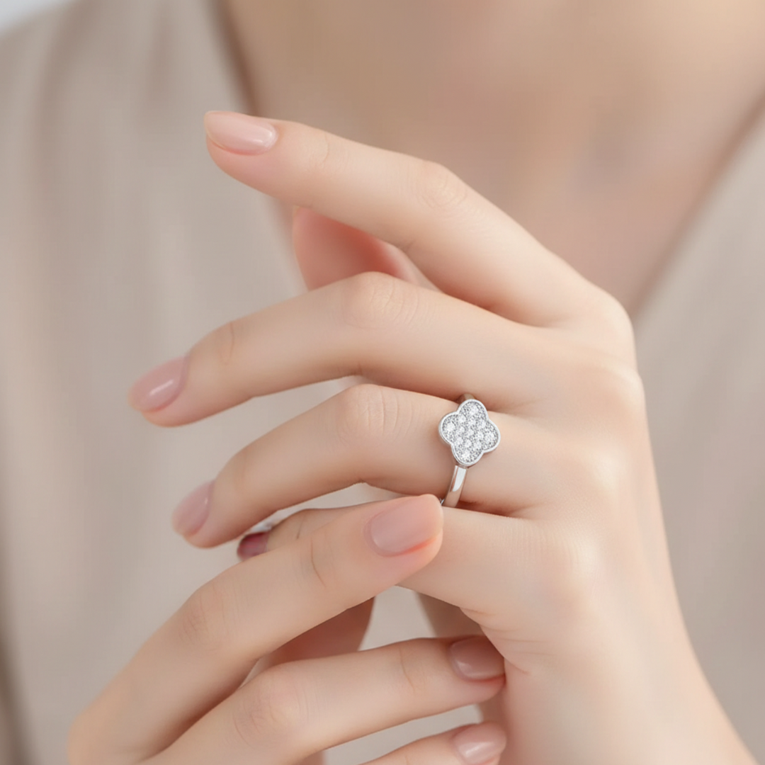 Avanthi Clover 925 Sterling Silver Ring