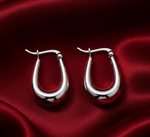Load image into Gallery viewer, Samriddhi 925 Sterling Silver Hoop Earrings
