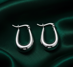 Load image into Gallery viewer, Samriddhi 925 Sterling Silver Hoop Earrings