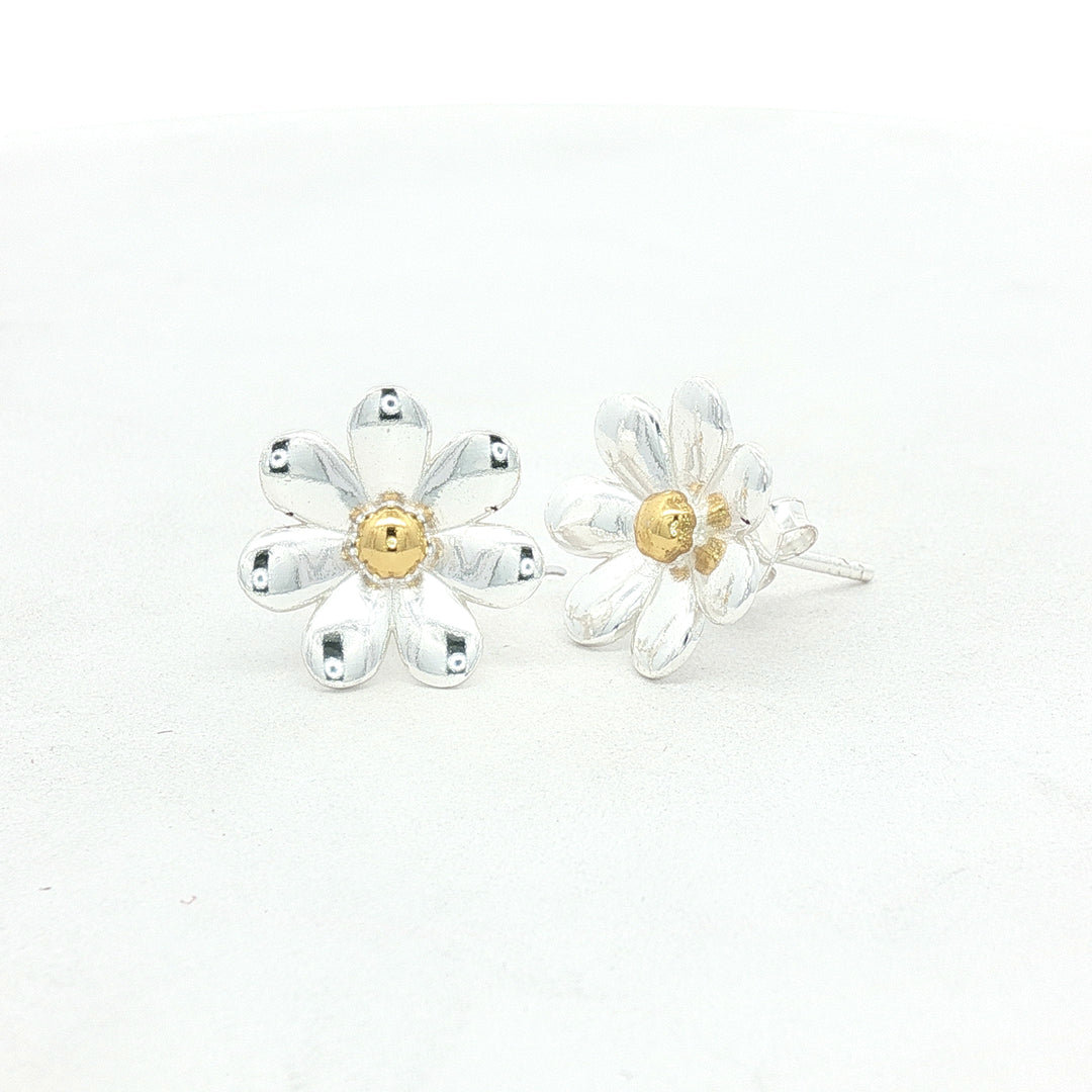 Beautiful 925 Sterling Silver Fashion Stud Earrings