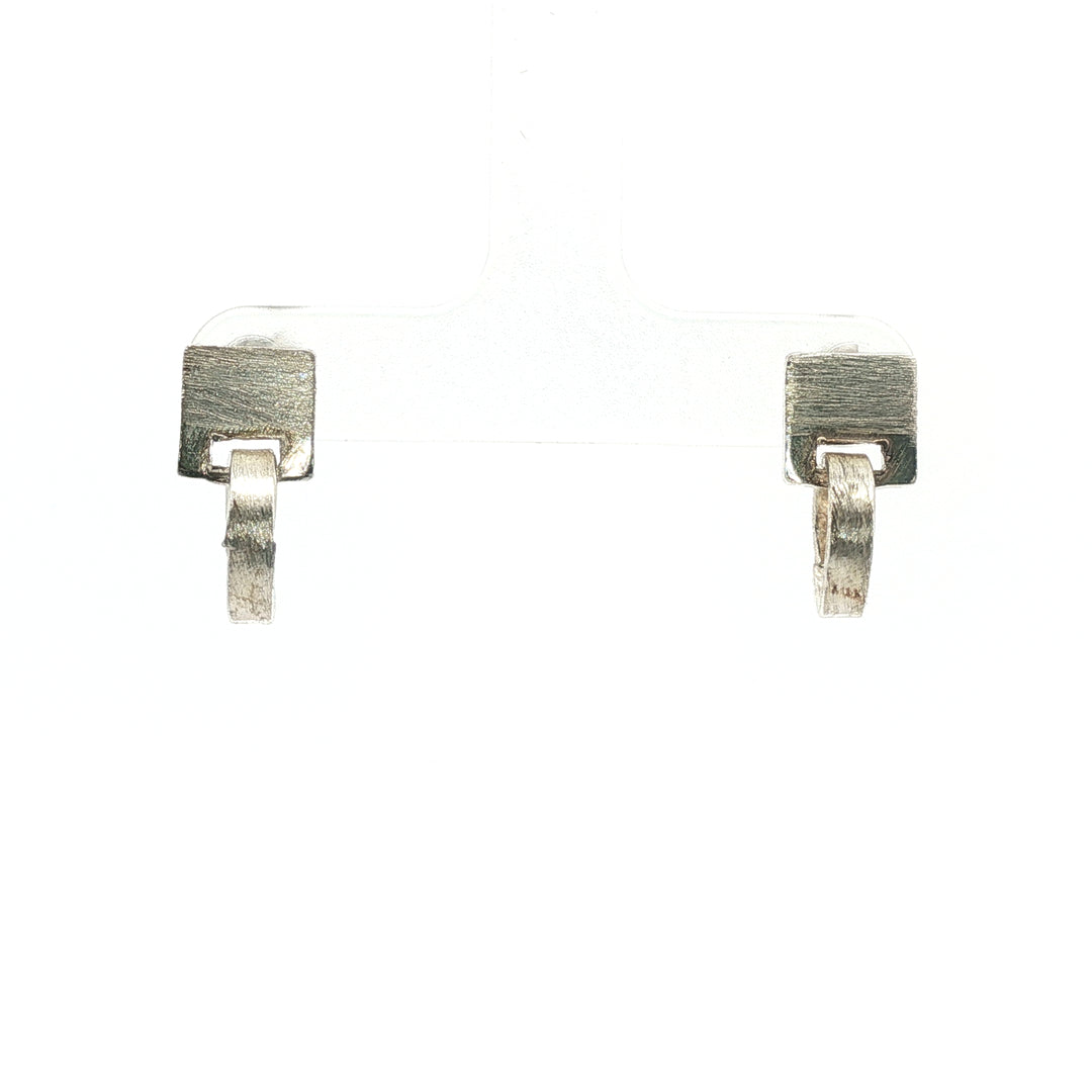 Beautiful 925 Sterling Silver Fashion Stud Earrings