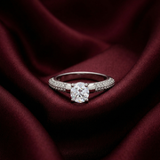 Elegant 925 Sterling Silver Halo Ring with Brilliant Round Cut Stone