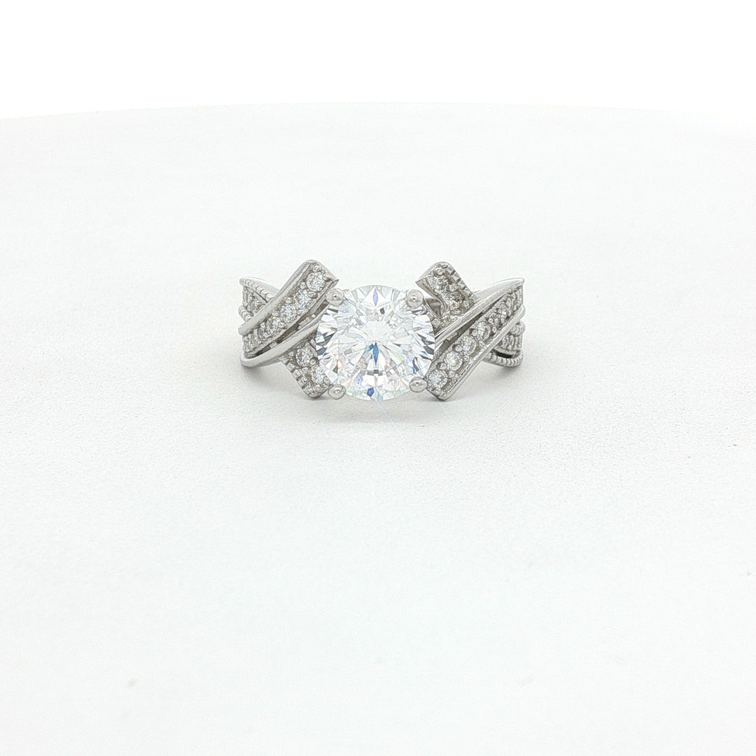 Stunning 925 Sterling Silver Solitaire Ring with Brilliant Cut Stone
