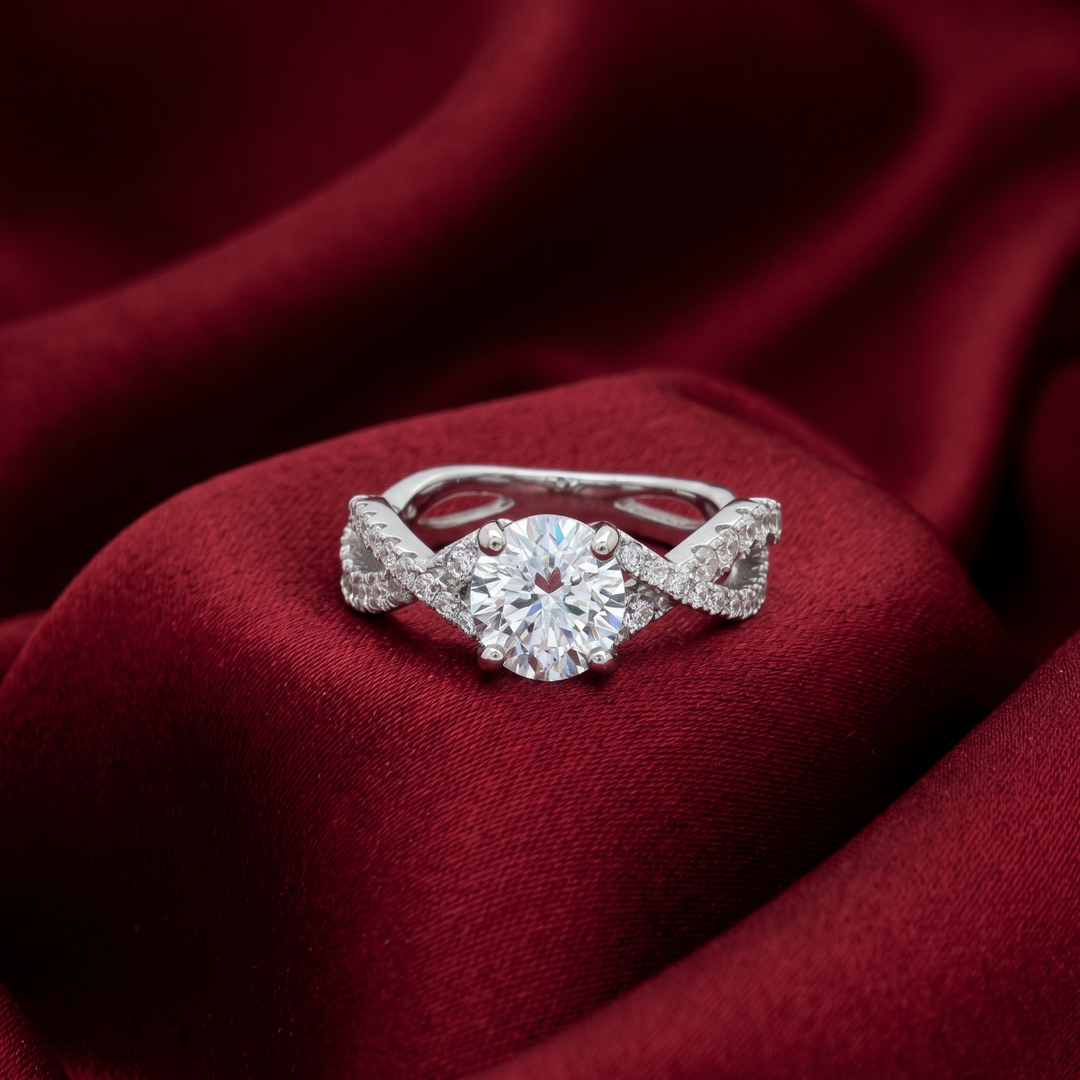 Stunning 925 Sterling Silver Solitaire Ring with Brilliant Cut Stone