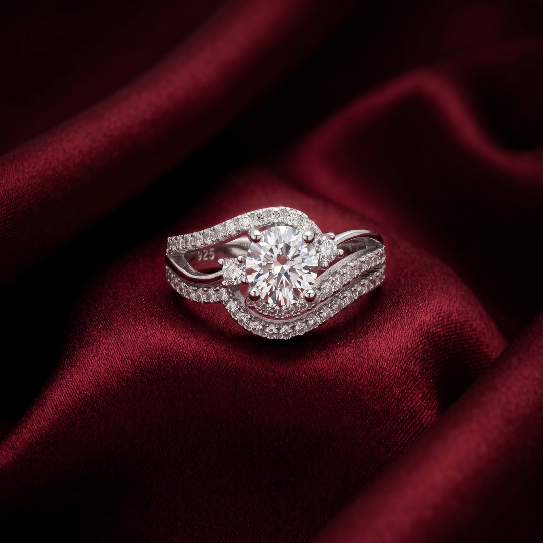 Stunning 925 Sterling Silver Solitaire Ring with Brilliant Cut Stone