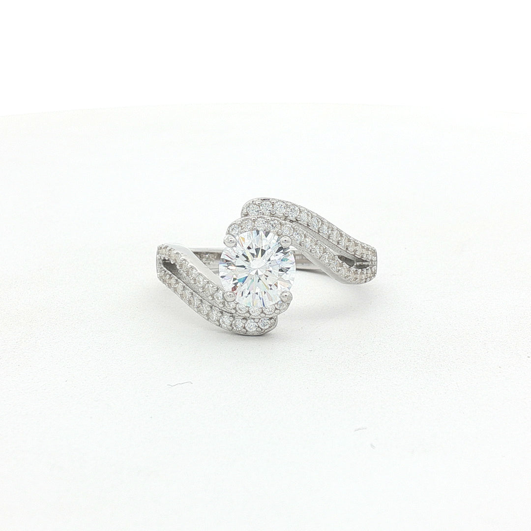 Elegant 925 Sterling Silver Solitaire Ring for Women