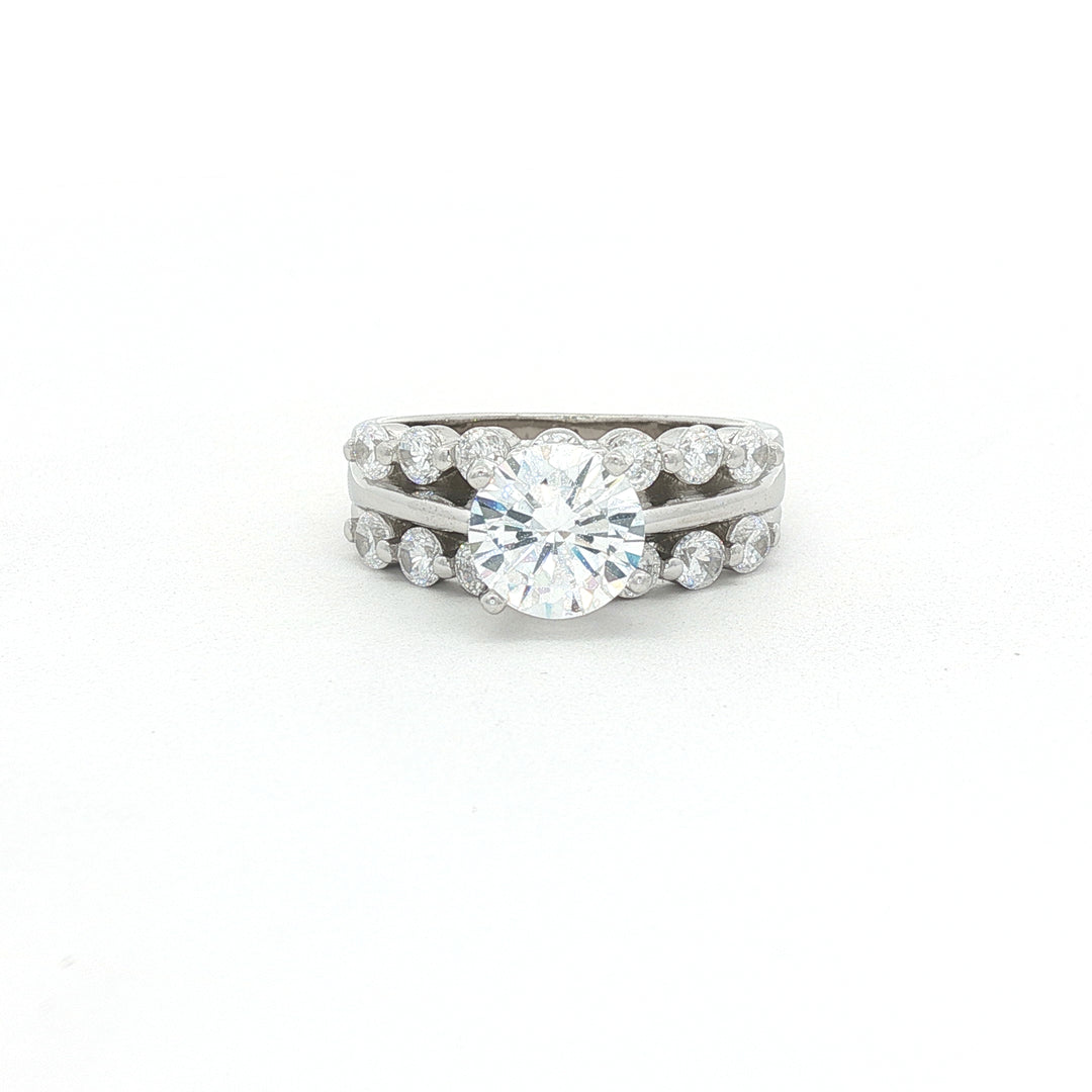 Stunning 925 Sterling Silver Solitaire Ring with Brilliant Cut Stone