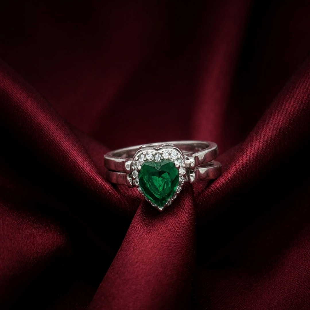 Dazzling 925 Sterling Silver Heart Shape Halo Ring with Sparkling Accents