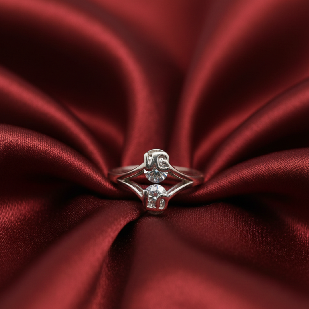 Elegant 925 Silver Solitaire Ring with High Quality Cubic Zirconia