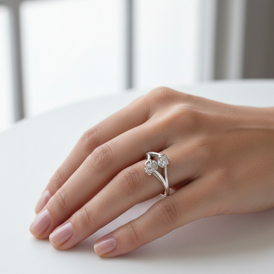 Elegant 925 Silver Solitaire Ring with High Quality Cubic Zirconia