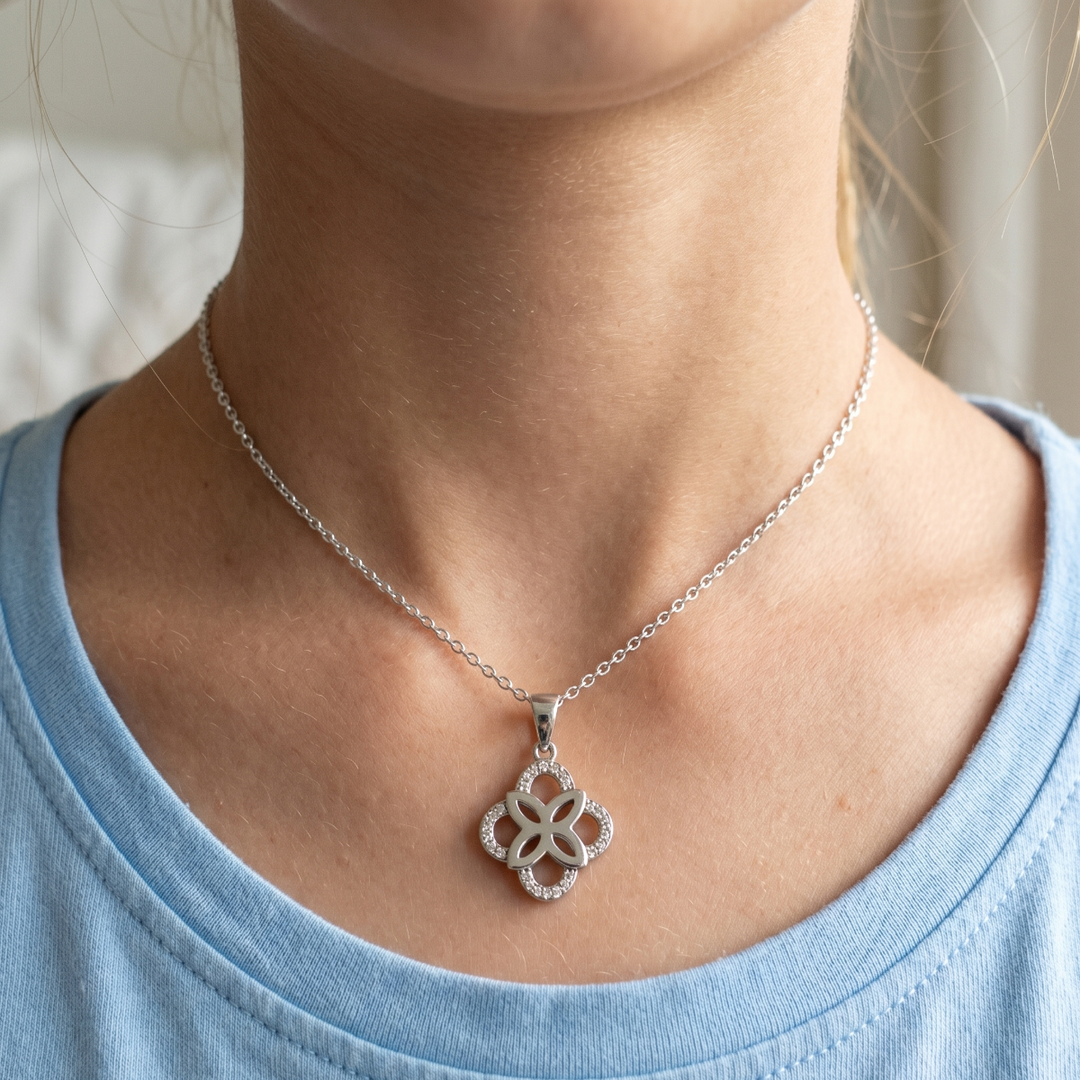 Luxury 925 Silver Pendant Necklace with Chain Sparkling Stones